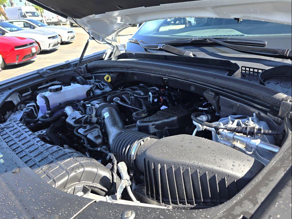 new 2025 Jeep Grand Cherokee car, priced at $37,900