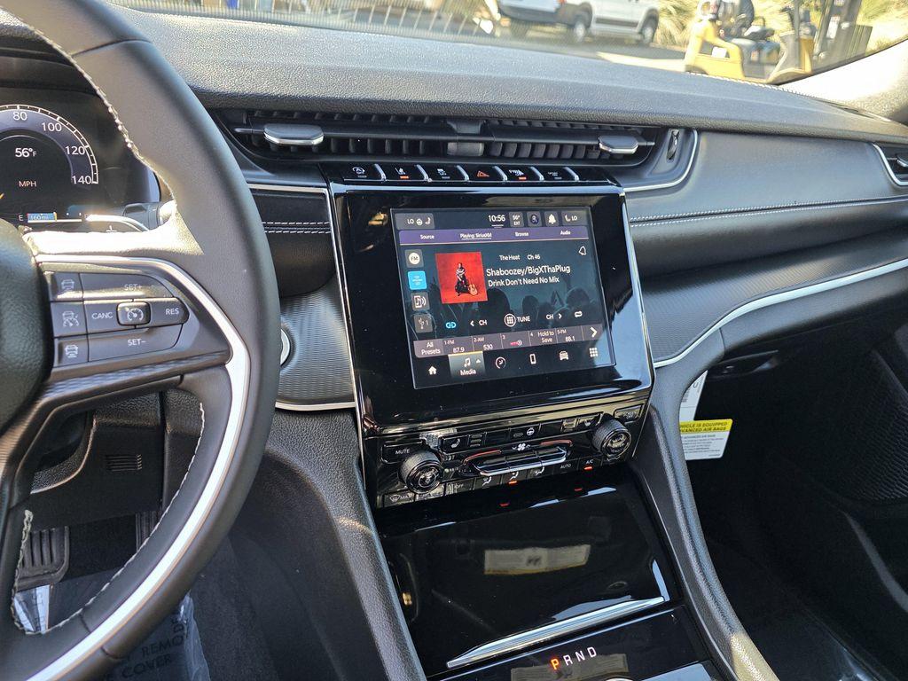 new 2025 Jeep Grand Cherokee car, priced at $37,900