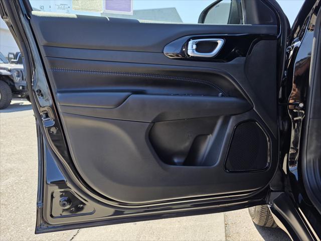 new 2025 Jeep Compass car, priced at $30,900