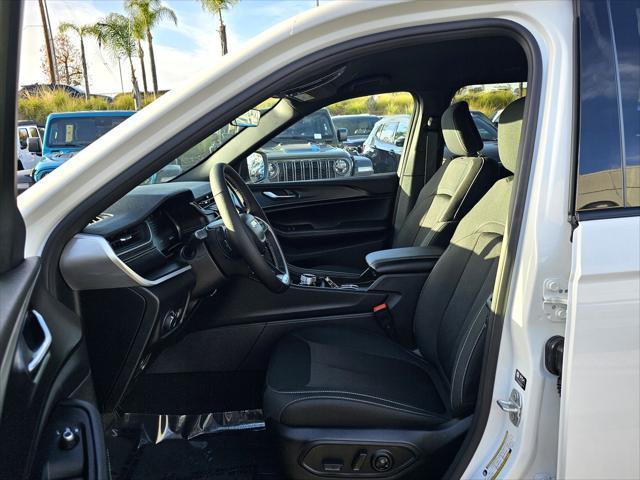 new 2025 Jeep Grand Cherokee car, priced at $36,500