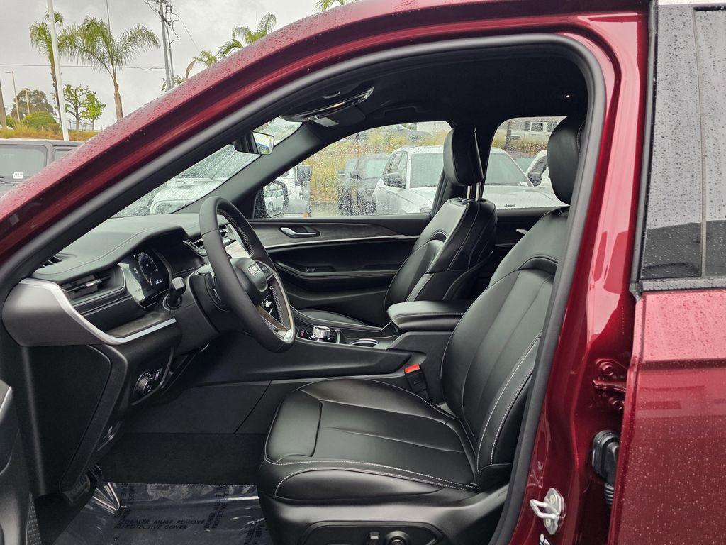 new 2025 Jeep Grand Cherokee L car, priced at $44,900