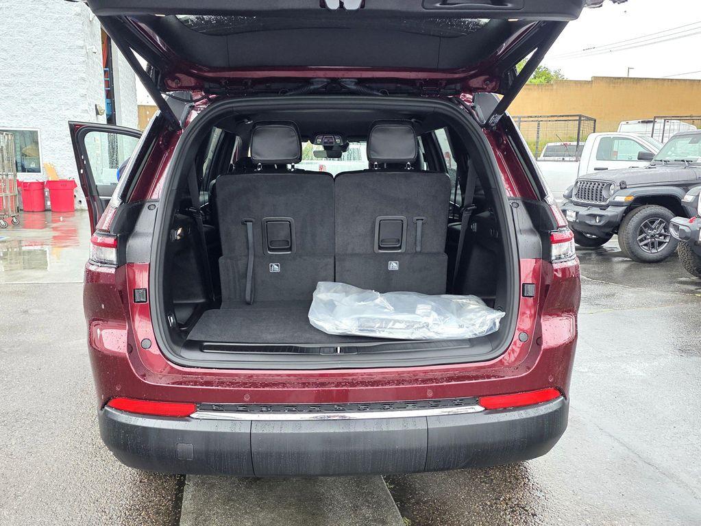 new 2025 Jeep Grand Cherokee L car, priced at $44,900