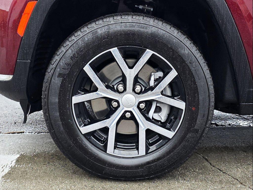 new 2025 Jeep Grand Cherokee L car, priced at $44,900