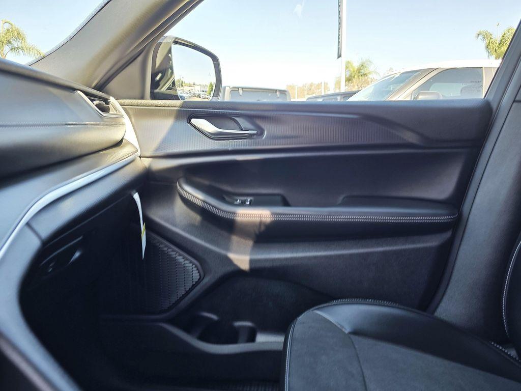 new 2025 Jeep Grand Cherokee L car, priced at $39,900