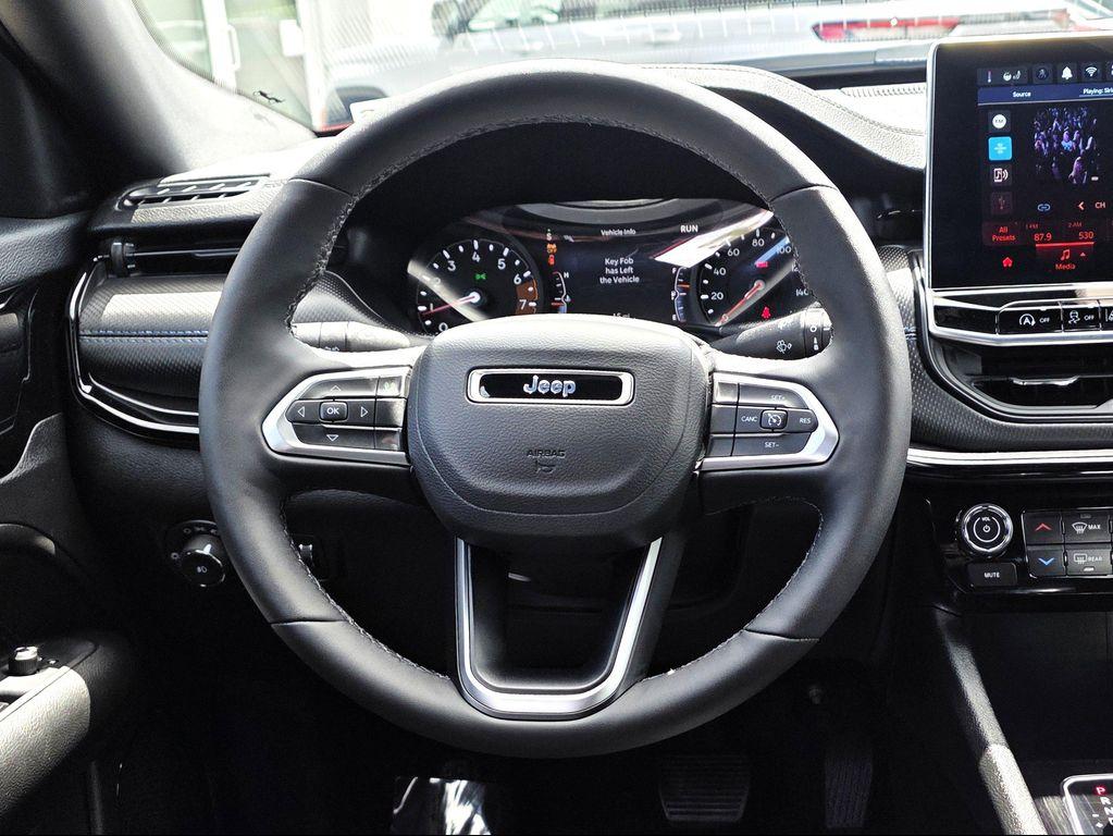 new 2025 Jeep Compass car, priced at $28,900