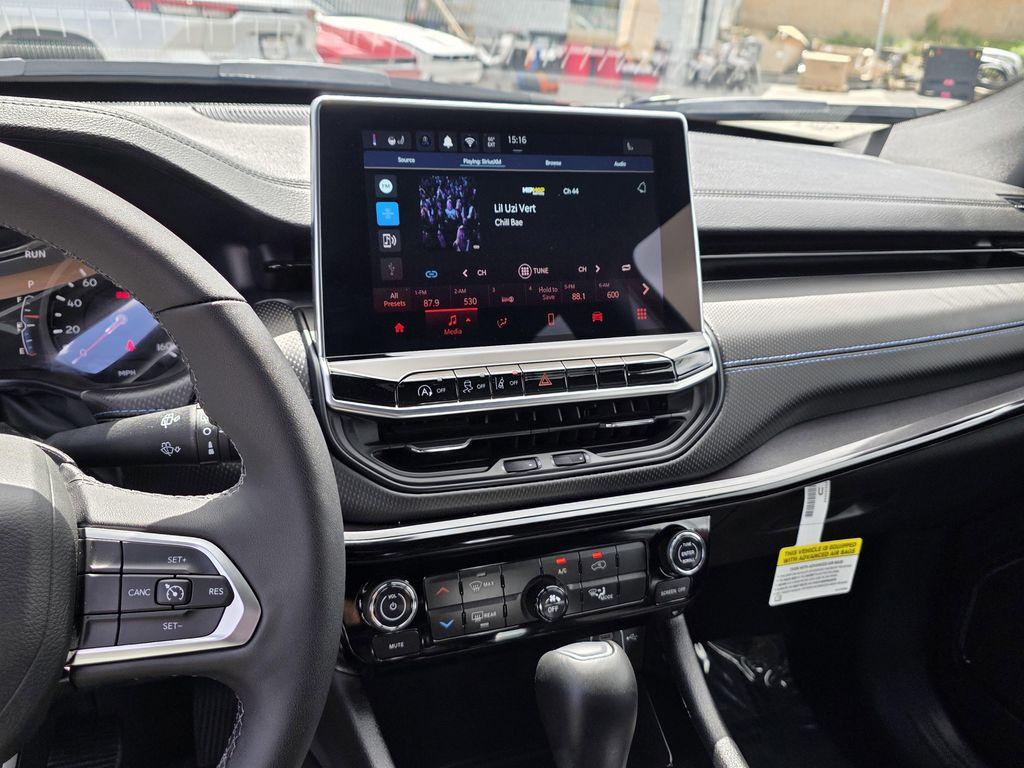 new 2025 Jeep Compass car, priced at $28,900