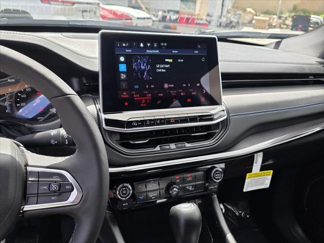 new 2025 Jeep Compass car, priced at $28,900