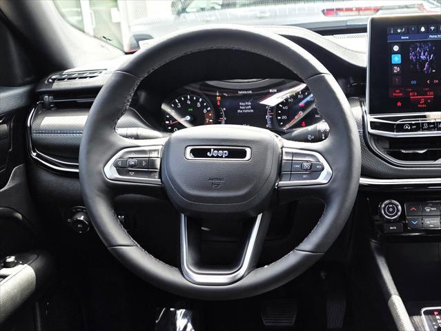 new 2025 Jeep Compass car, priced at $28,900