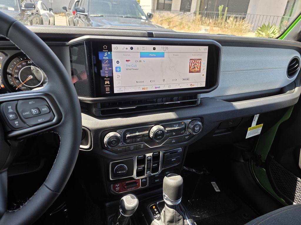 new 2025 Jeep Gladiator car, priced at $44,900