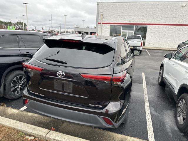 used 2021 Toyota Highlander car, priced at $33,000