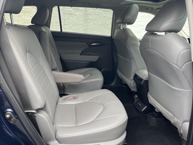 used 2022 Toyota Highlander car, priced at $36,000