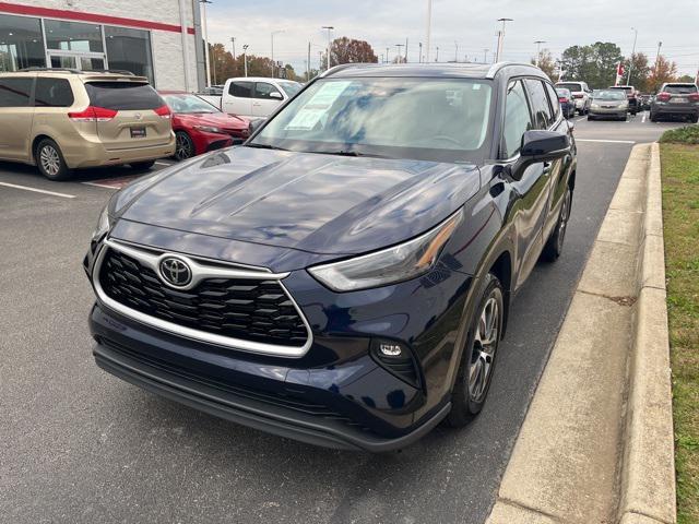 used 2022 Toyota Highlander car, priced at $36,000