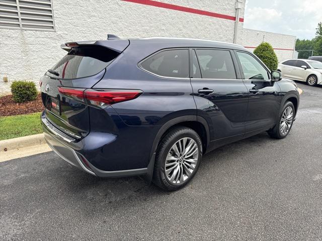 used 2021 Toyota Highlander car, priced at $42,500