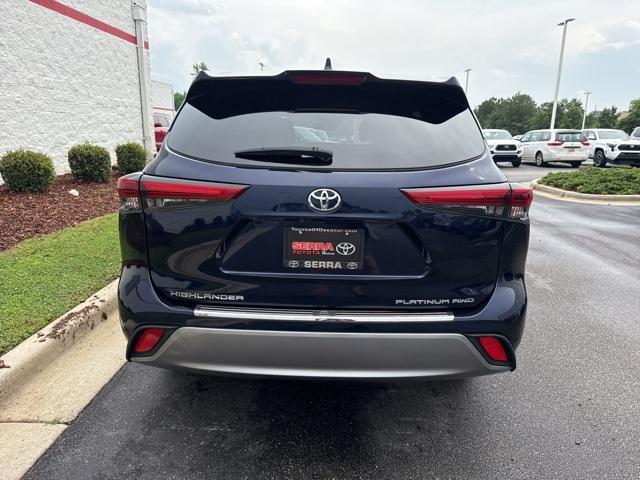 used 2021 Toyota Highlander car, priced at $42,500