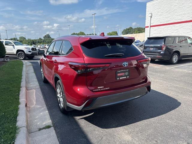 used 2021 Toyota Highlander Hybrid car, priced at $38,900
