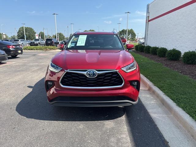 used 2021 Toyota Highlander Hybrid car, priced at $38,900