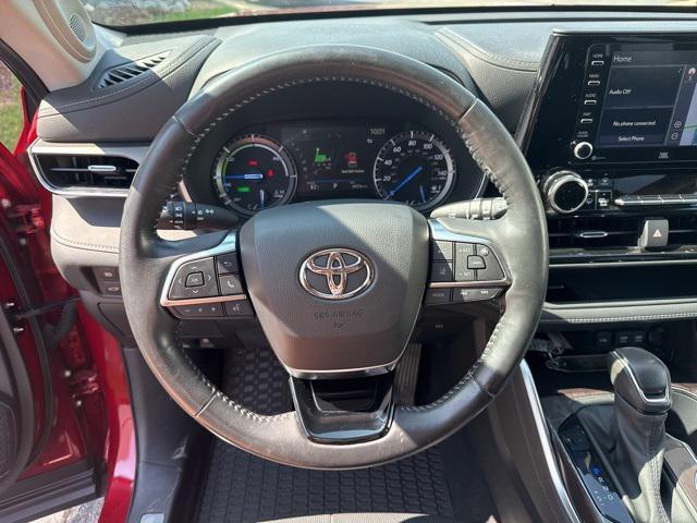used 2021 Toyota Highlander Hybrid car, priced at $38,900