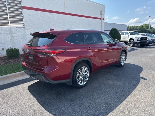 used 2021 Toyota Highlander Hybrid car, priced at $38,900