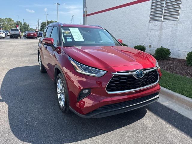 used 2021 Toyota Highlander Hybrid car, priced at $38,900