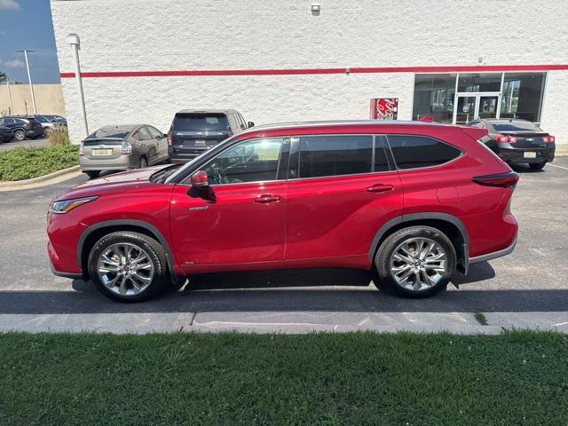 used 2021 Toyota Highlander Hybrid car, priced at $38,900