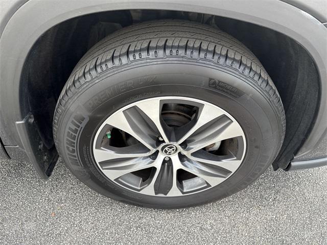 used 2024 Toyota Highlander car, priced at $45,900