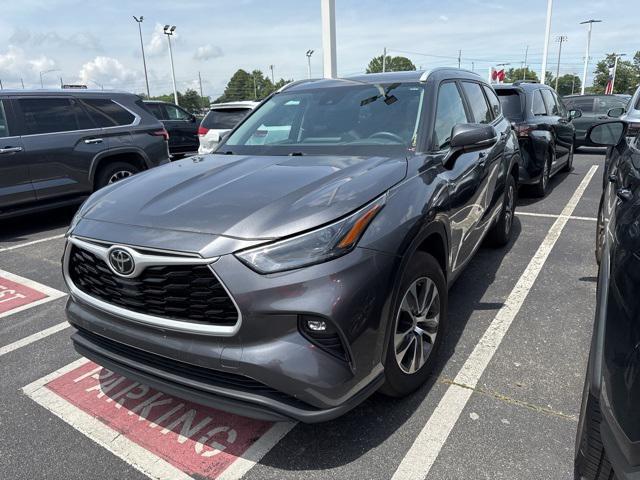 used 2024 Toyota Highlander car, priced at $45,900