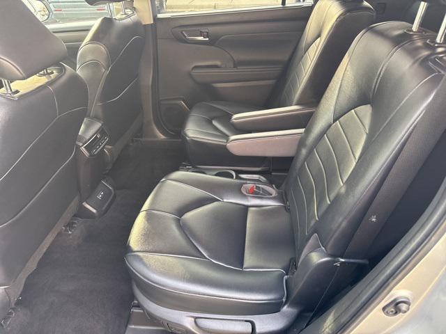 used 2023 Toyota Highlander car, priced at $34,500