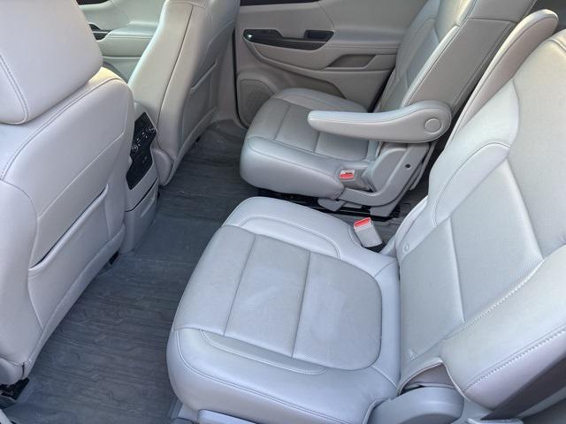 used 2022 GMC Acadia car, priced at $24,900