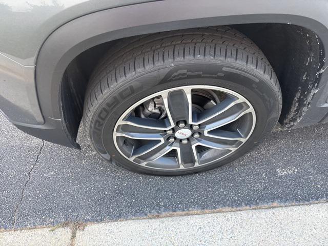 used 2022 GMC Acadia car, priced at $24,900