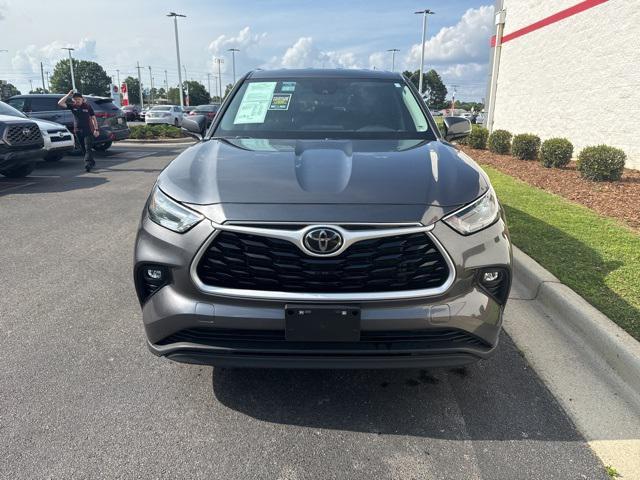 used 2023 Toyota Highlander car, priced at $34,900