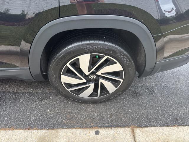 used 2024 Volkswagen Atlas car, priced at $30,500