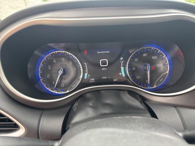 used 2023 Chrysler Pacifica car, priced at $24,900