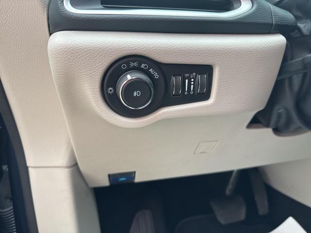 used 2023 Chrysler Pacifica car, priced at $24,900