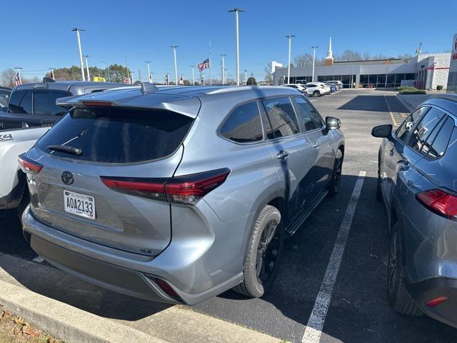 used 2023 Toyota Highlander car, priced at $36,800