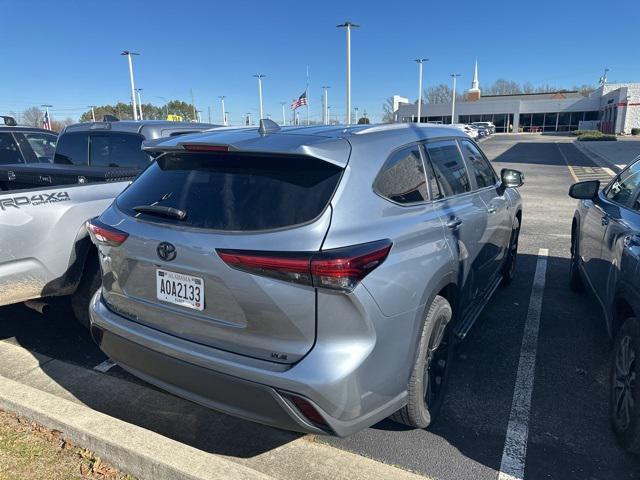 used 2023 Toyota Highlander car, priced at $36,800