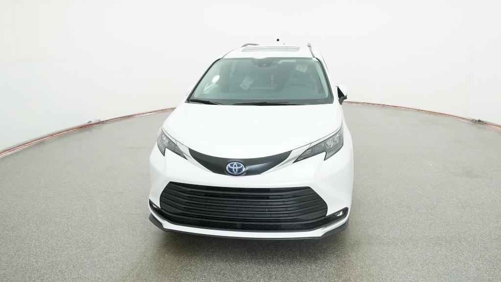 new 2025 Toyota Sienna car, priced at $48,814