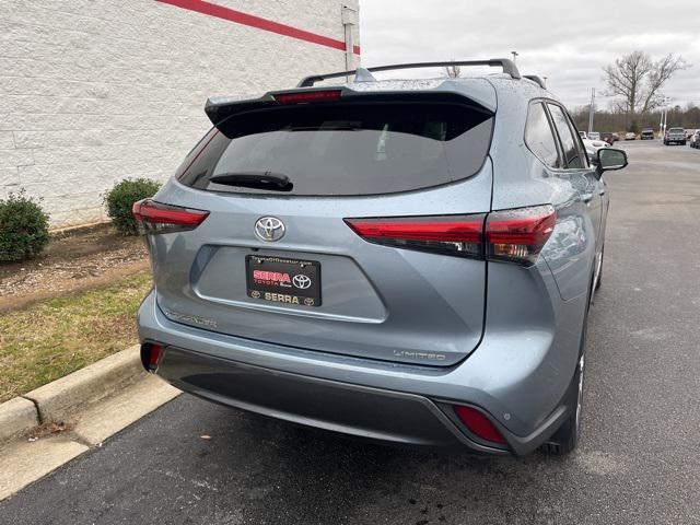 used 2023 Toyota Highlander car, priced at $41,500