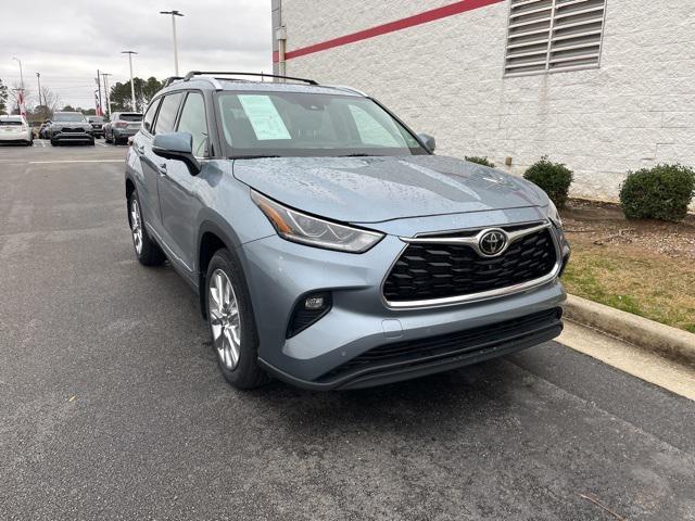 used 2023 Toyota Highlander car, priced at $41,500