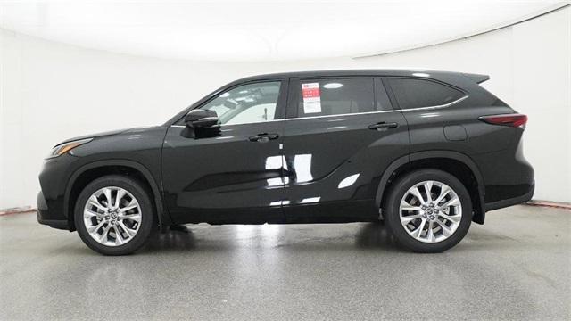 new 2025 Toyota Highlander car, priced at $52,780