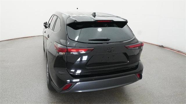 new 2025 Toyota Highlander car, priced at $52,780