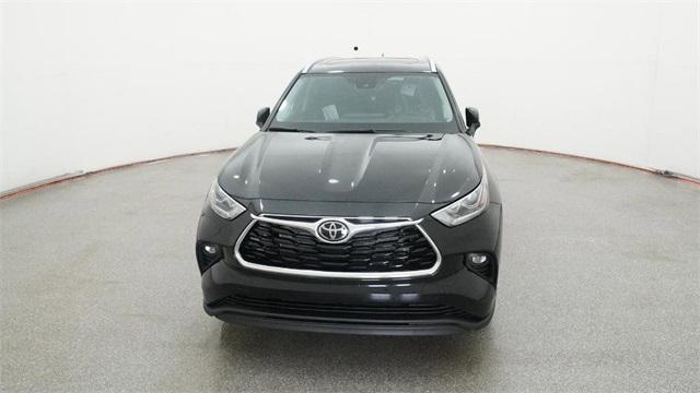 new 2025 Toyota Highlander car, priced at $52,780