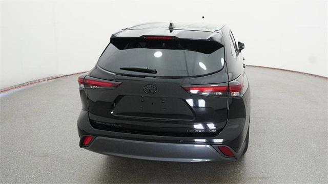 new 2025 Toyota Highlander car, priced at $52,780
