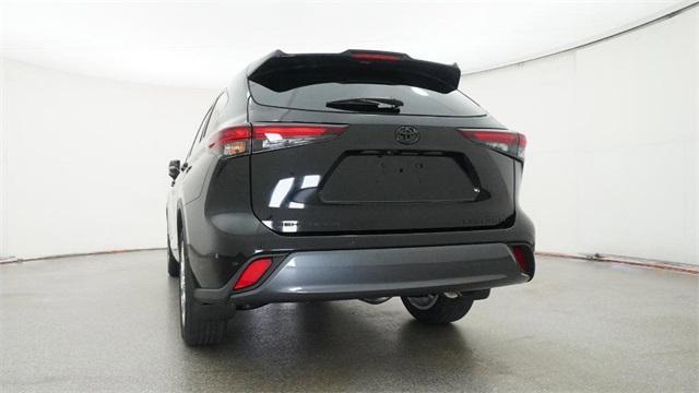 new 2025 Toyota Highlander car, priced at $52,780