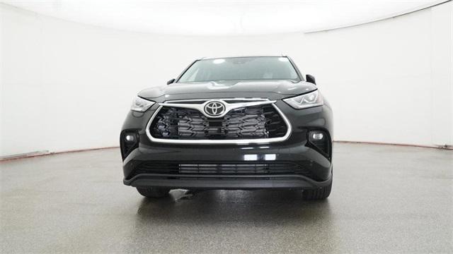 new 2025 Toyota Highlander car, priced at $52,780