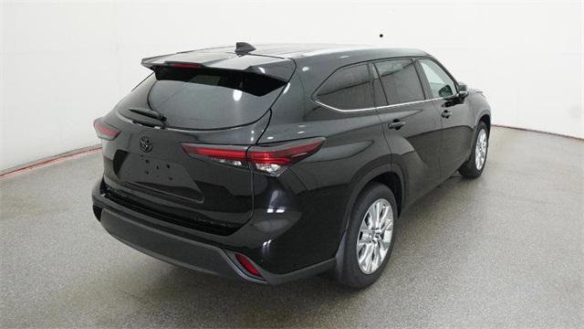 new 2025 Toyota Highlander car, priced at $52,780
