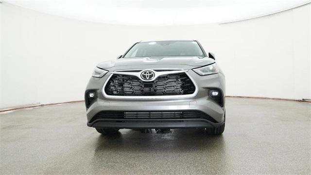 new 2025 Toyota Highlander car, priced at $49,149