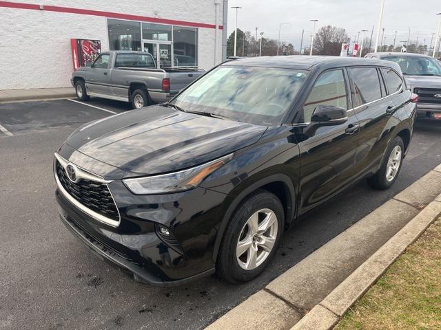 used 2022 Toyota Highlander car, priced at $29,000