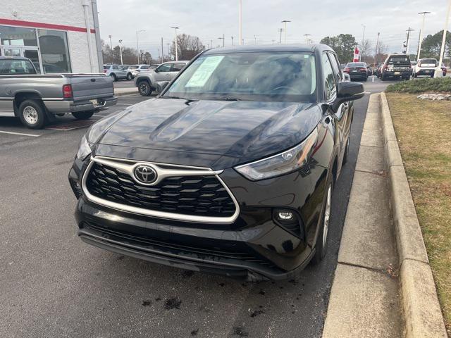 used 2022 Toyota Highlander car, priced at $29,000