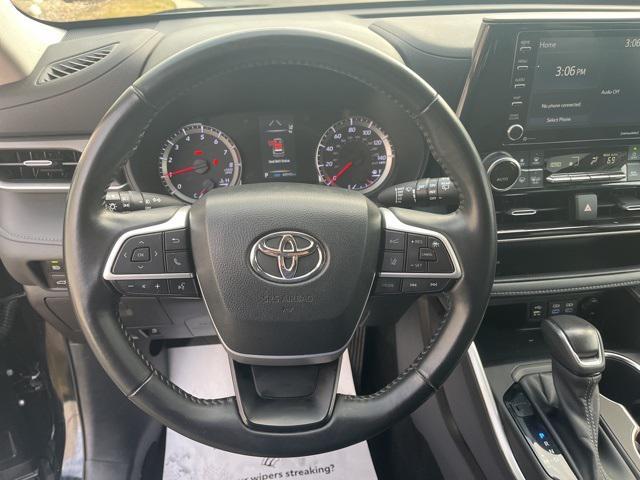 used 2022 Toyota Highlander car, priced at $29,000