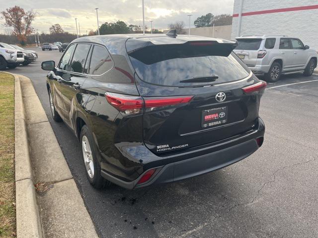 used 2022 Toyota Highlander car, priced at $29,000